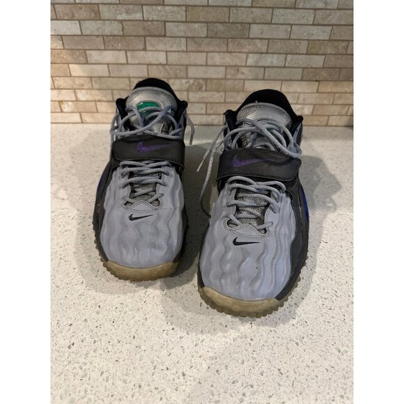 Nike‎ Zoom Turf Training Shoes Sneakers Gray Purple Mens Size 11 - Picture 2 of 7